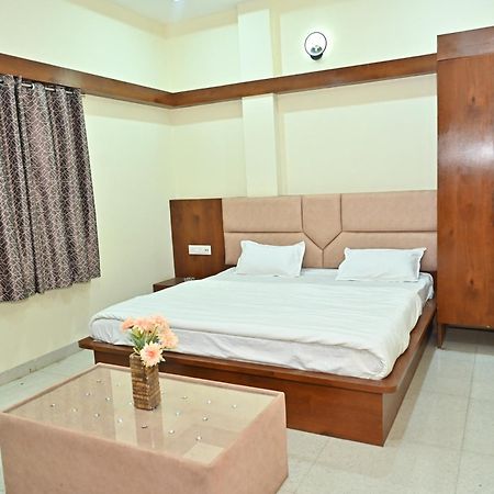Indore Palace Экстерьер фото